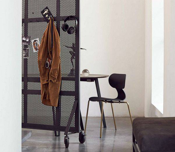 Стул пластиковый Yugo-S черный 488х523х783 мм