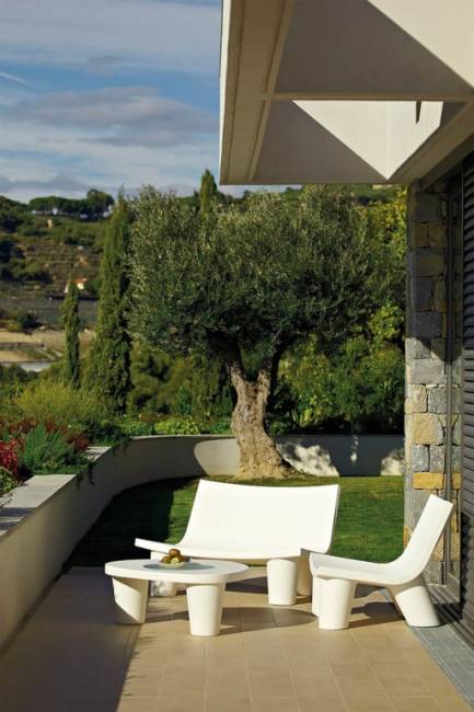 Столик пластиковый журнальный Low Lita Table Standard 900х740х350 мм