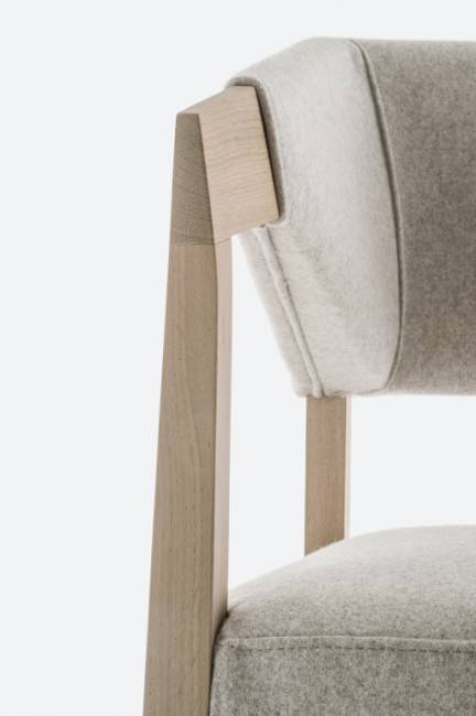 Кресло деревянное мягкое Sign 600х630х775 мм