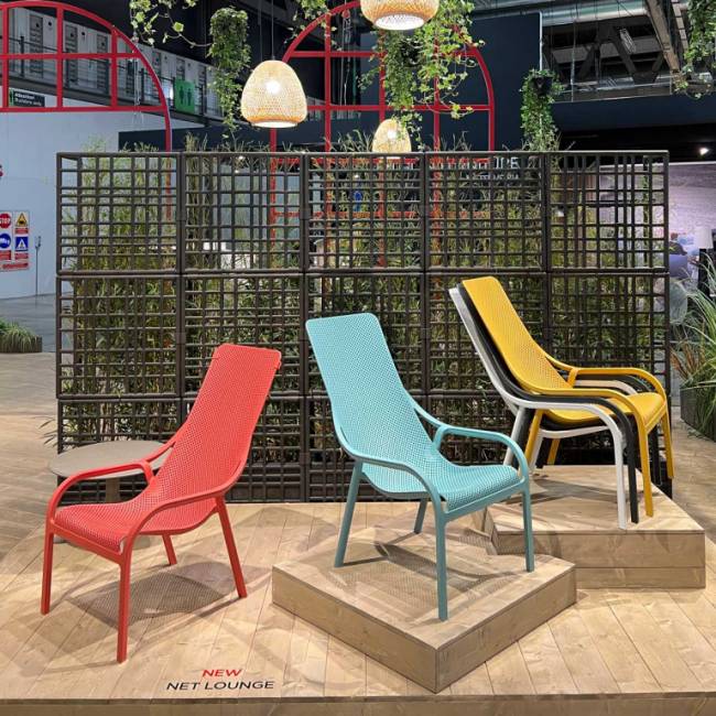 Лаунж-кресло пластиковое Net Lounge антрацит 615х900х990 мм Лаунж-кресло пластиковое Net Lounge антрацит 615х900х990 мм