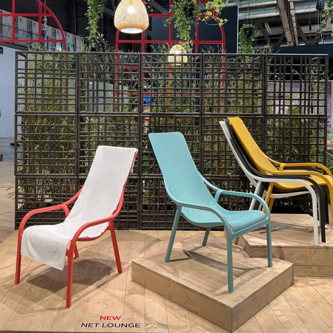 Лаунж-кресло пластиковое Net Lounge антрацит 615х900х990 мм Лаунж-кресло пластиковое Net Lounge антрацит 615х900х990 мм