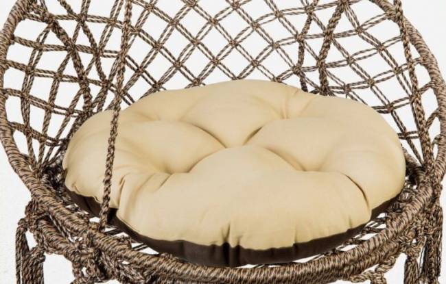 Подвесные плетеные качели ARUBA (коричневая) в комплекте с подушкой (цвет бежево-коричневый) без каркаса
