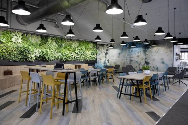 Стул пластиковый барный Trill Stool серый 500х530х965 мм