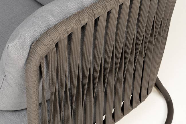 "Багамы" диван 3-местный плетеный из роупа, каркас алюминий бежево-серый (RAL7006) муар, роуп серо-коричневый 23мм, ткань светло-серая "Багамы" диван 3-местный плетеный из роупа, каркас алюминий бежево-серый (RAL7006) муар, роуп серо-коричневый 23мм, ткань светло-серая