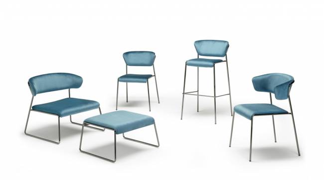 Пуф с обивкой Lisa Lounge Pouf черный глянцевый никель, голубой 630х550х350 мм