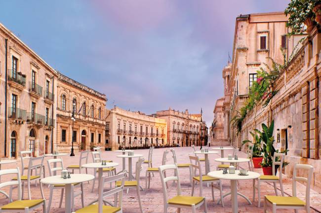 Стул пластиковый Tiffany-S белый 450х510х850 мм Стул пластиковый Tiffany-S белый 450х510х850 мм