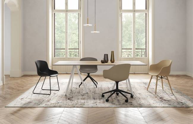 Стул офисный на колесах Globe-S Chief Soft 745х725х800 мм Стул офисный на колесах Globe-S Chief Soft 745х725х800 мм