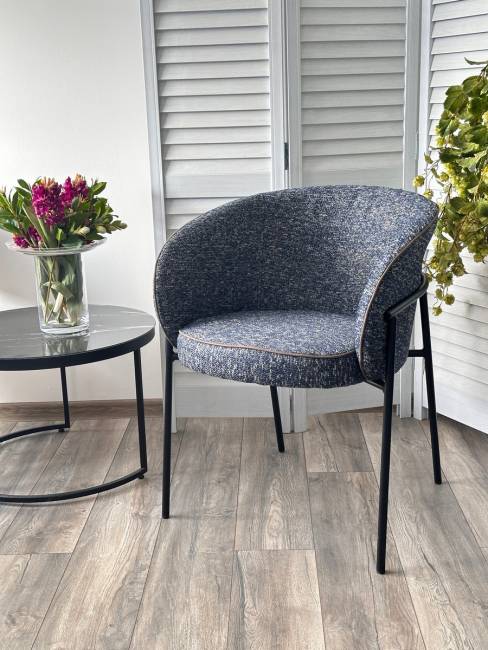 Стул GUST цвет стальной синий TOPIC 330 / черный каркас / Товарный знак DISAUR