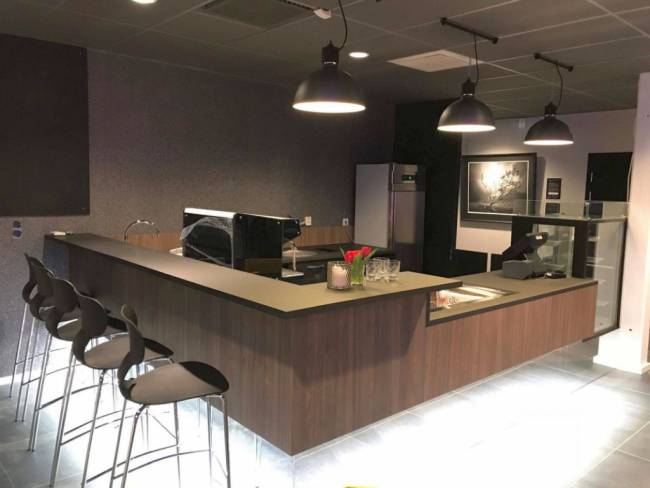 Стул пластиковый барный Yugo-S Bar черный 500х540х1080 мм