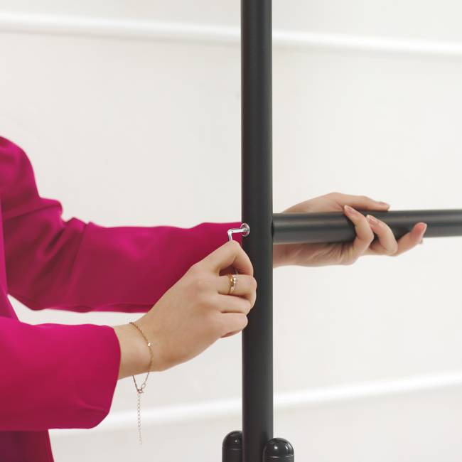 Вешалка напольная на колесах М 11 чёрный Вешалка напольная на колесах М 11 чёрный