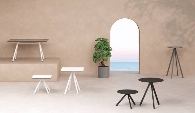 Столик ламинированный журнальный Tower 690х690х400 мм