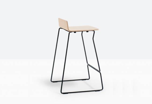 Стул деревянный полубарный Osaka беленый ясень, черный 495x450x750 мм Стул деревянный полубарный Osaka беленый ясень, черный 495x450x750 мм