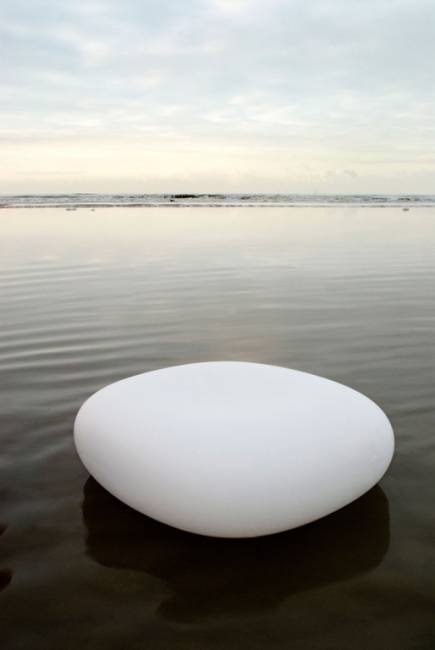 Пуф пластиковый Chubby Low Standard молочный белый 850х750х300 мм