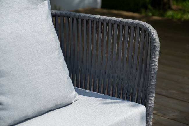 "Багамы" диван 3-местный плетеный из роупа, каркас алюминий темно-серый (RAL7024) муар, роуп серый 15мм, ткань светло-серая "Багамы" диван 3-местный плетеный из роупа, каркас алюминий темно-серый (RAL7024) муар, роуп серый 15мм, ткань светло-серая