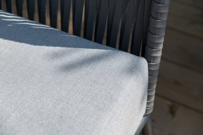 "Багамы" диван 3-местный плетеный из роупа, каркас алюминий темно-серый (RAL7024) муар, роуп серый 15мм, ткань светло-серая "Багамы" диван 3-местный плетеный из роупа, каркас алюминий темно-серый (RAL7024) муар, роуп серый 15мм, ткань светло-серая