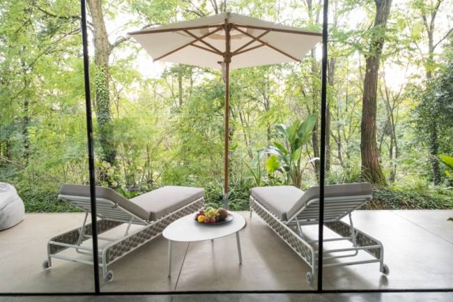 Столик металлический кофейный Island белый 700х560х370 мм