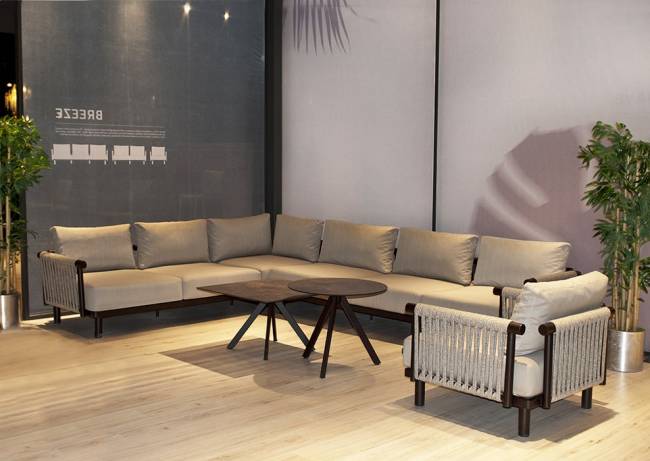 Столик ламинированный журнальный Tower 590х590х500 мм