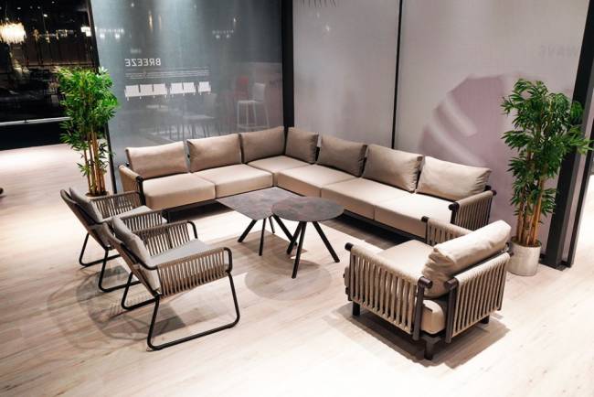 Столик ламинированный журнальный Tower 590х590х500 мм