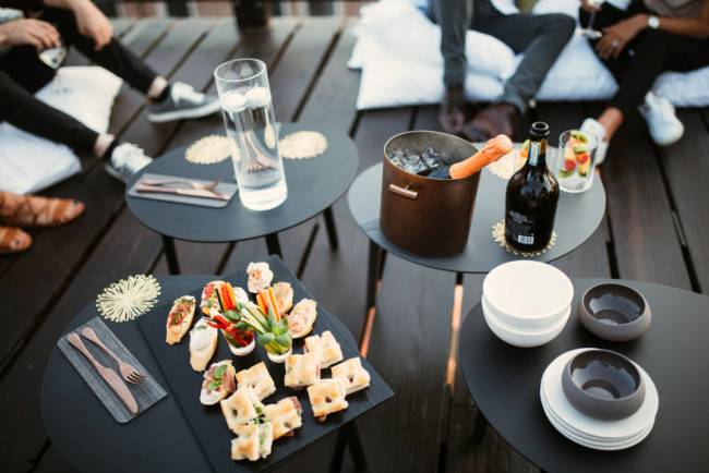 Столик металлический кофейный Island черный 700х560х370 мм