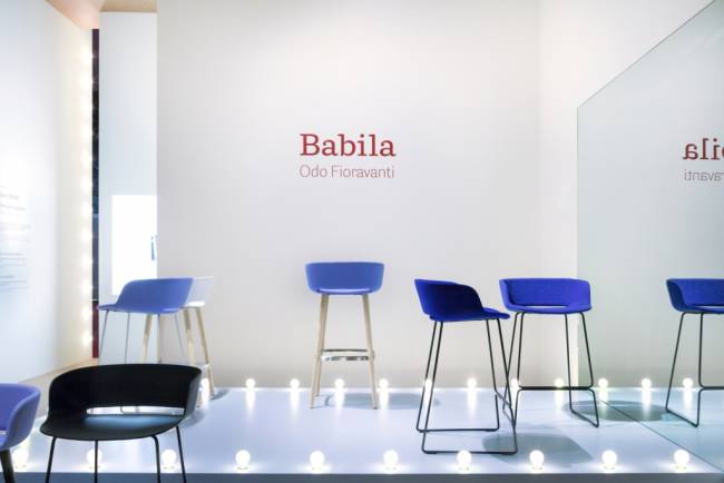 Стул полубарный с обивкой Babila 510х460х830 мм Стул полубарный с обивкой Babila 510х460х830 мм