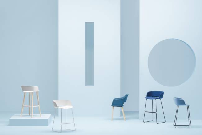 Стул полубарный с обивкой Babila 510х460х830 мм Стул полубарный с обивкой Babila 510х460х830 мм