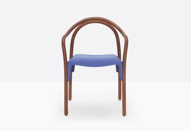 Кресло деревянное с обивкой Soul Soft орех 570х535х810 мм