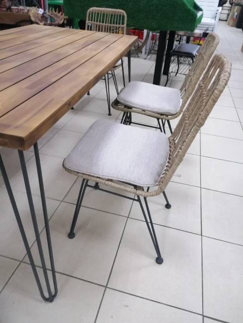 Обеденная группа CHARLOTTE M