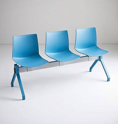 Скамья пластиковая трехместная Kanvas PG 1500х550х780 мм