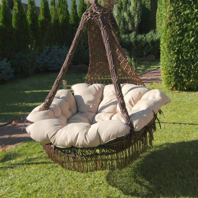 Подвесное плетеное кресло качели CARTAGENA (цвет коричневый) с подушками (цвет бежевый) без каркаса