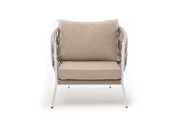 "Диего" кресло плетеное из роупа, каркас алюминий белый муар, роуп бежевый круглый, ткань бежевая 052 "Диего" кресло плетеное из роупа, каркас алюминий белый муар, роуп бежевый круглый, ткань бежевая 052