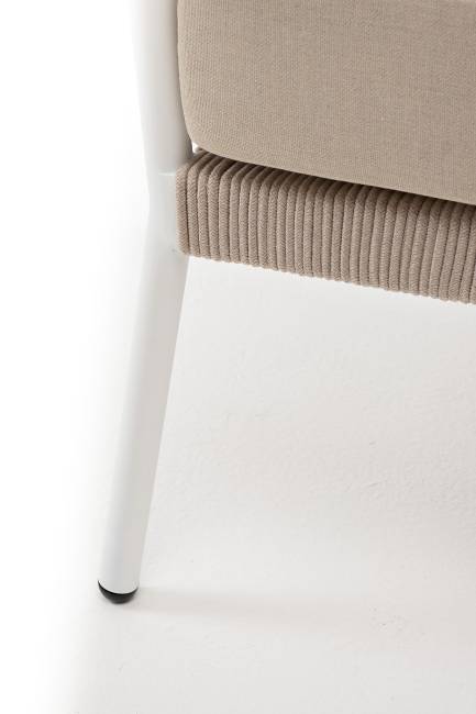 "Диего" кресло плетеное из роупа, каркас алюминий белый муар, роуп бежевый круглый, ткань бежевая 052 "Диего" кресло плетеное из роупа, каркас алюминий белый муар, роуп бежевый круглый, ткань бежевая 052