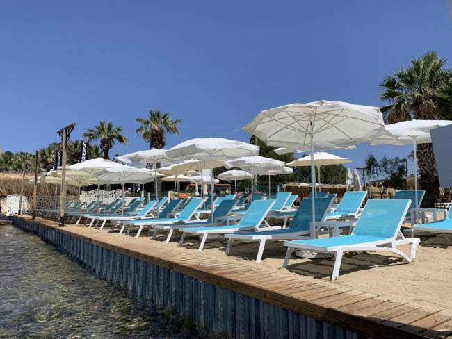 Шезлонг-лежак пластиковый Pacific белый, голубой 1930х680х350 мм