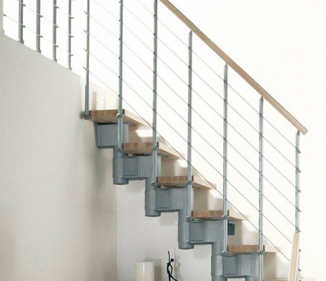 Модульная лестница Komoda 89 Г-образная Белый, Натуральный