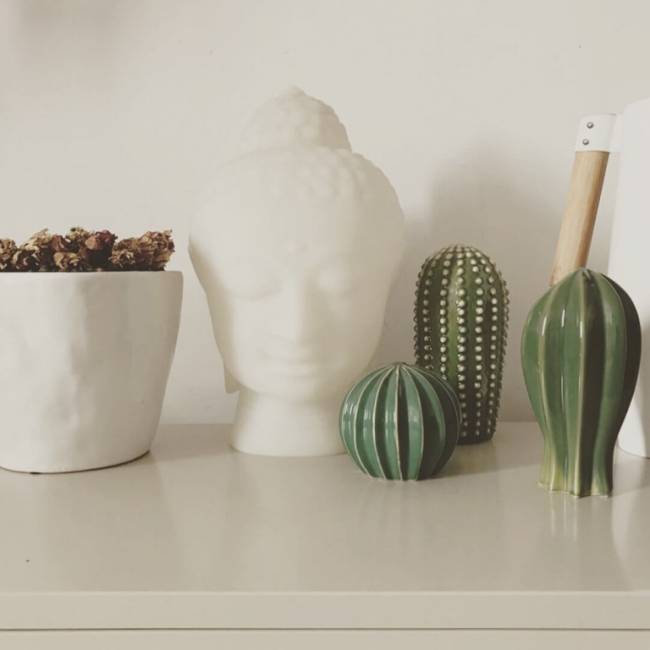 Светильник пластиковый настольный Будда Buddha Lighting белый 220х200х340 мм