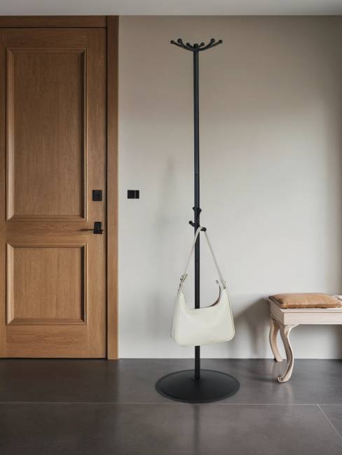 Вешалка напольная Пико 16 черный