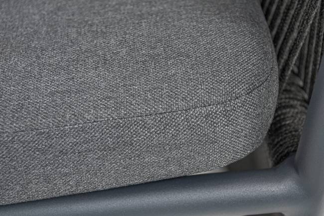 "Романо" стул плетеный из роупа, каркас алюминий темно-серый (RAL7024) муар, роуп темно-серый круглый, ткань темно-серая 027