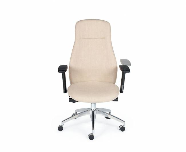 Кресло офисное / Мальта / хром крестовина / черные подлокотники / бежевая ткань