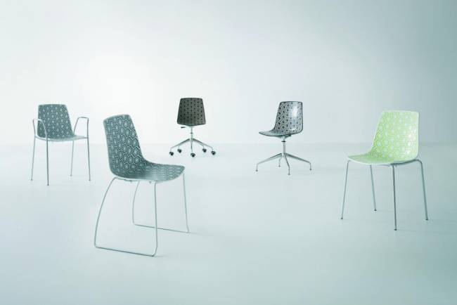 Кресло пластиковое Alhambra TB черный, белый 550х490х820 мм