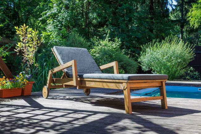 Шезлонг PAOLO на колесиках из акации(teaklook)