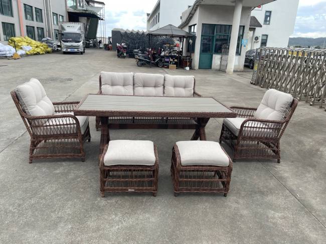 Обеденный комплект ALBERT в коричневом цвете из искусственного ротанга