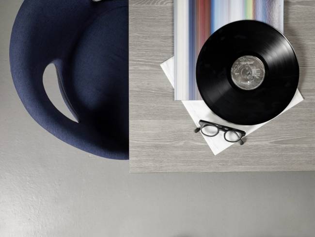 Стол ламинированный обеденный Tripe Maxi оливковый, состаренный серый дуб 700х700х740 мм