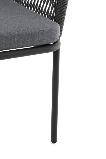 "Лион" стул плетеный из роупа, каркас из стали темно-серый (RAL7024) шагрень, роуп темно-серый круглый, ткань серая