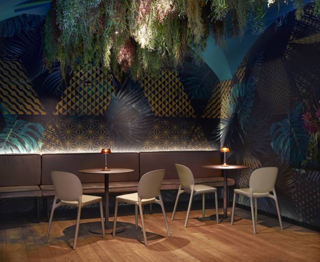 Стул пластиковый Hug Go Green тортора 470х540х800 мм Стул пластиковый Hug Go Green тортора 470х540х800 мм